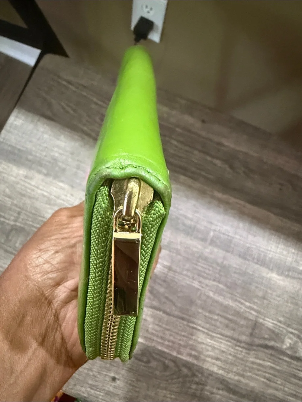 Tory Burch Green Zip-Around Wallet - Unbranded